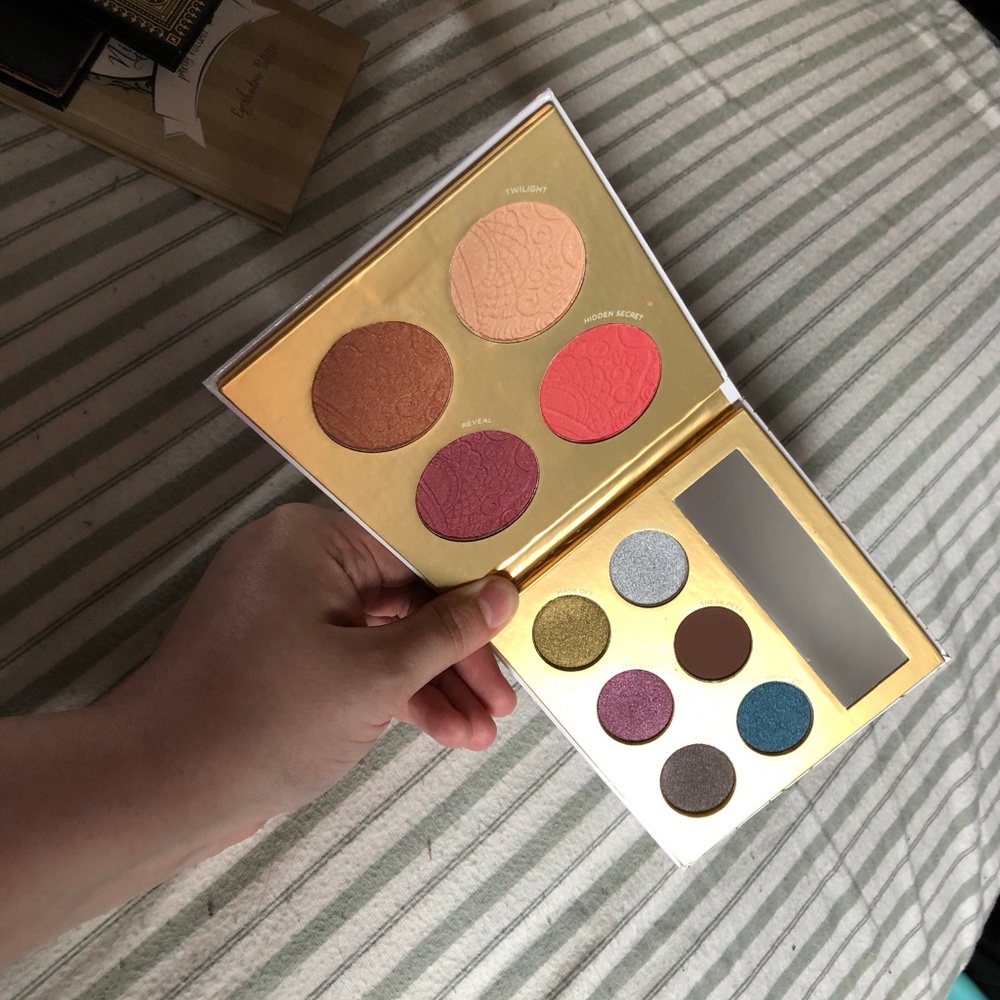 Eyeshadow Palette